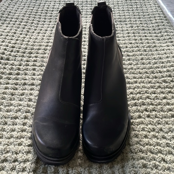 Sorrel wedge ankle boots. - Picture 2 of 5